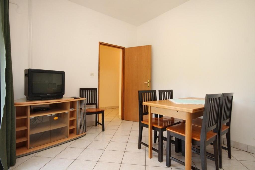 Apartments With A Parking Space Sali, Dugi Otok - 8172 Esterno foto
