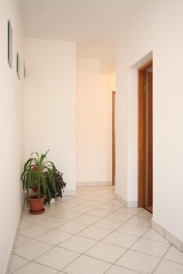 Apartments With A Parking Space Sali, Dugi Otok - 8172 Esterno foto